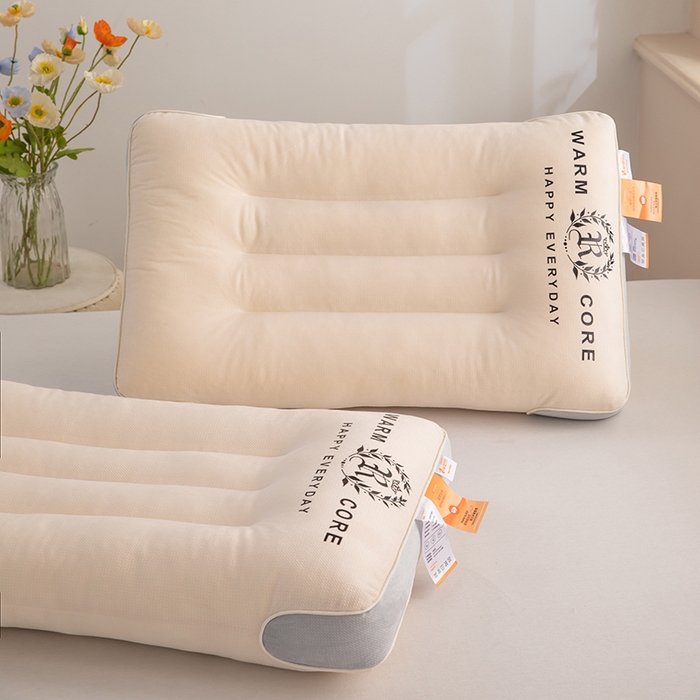 91家纺网 家纺一手货源 找家纺 九州枕芯 2025新款肩颈释压倍暖枕 米色