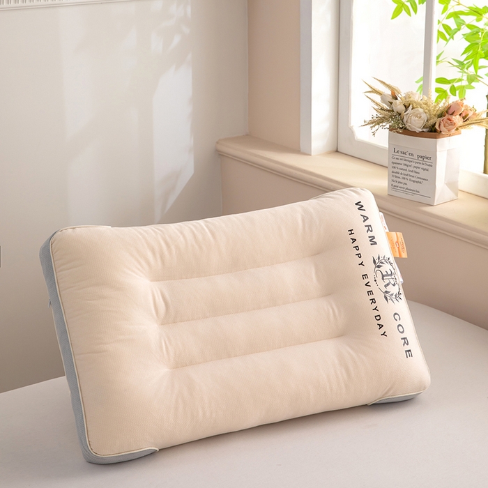 91家纺网 家纺一手货源 找家纺 九州枕芯 2025新款肩颈释压倍暖枕 米色