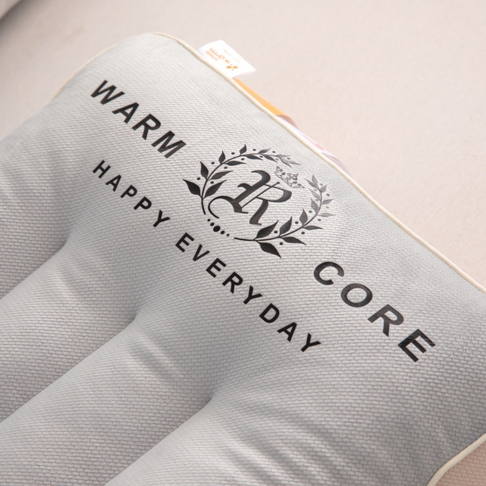 91家纺网 家纺一手货源 找家纺 九州枕芯 2025新款肩颈释压倍暖枕 灰色