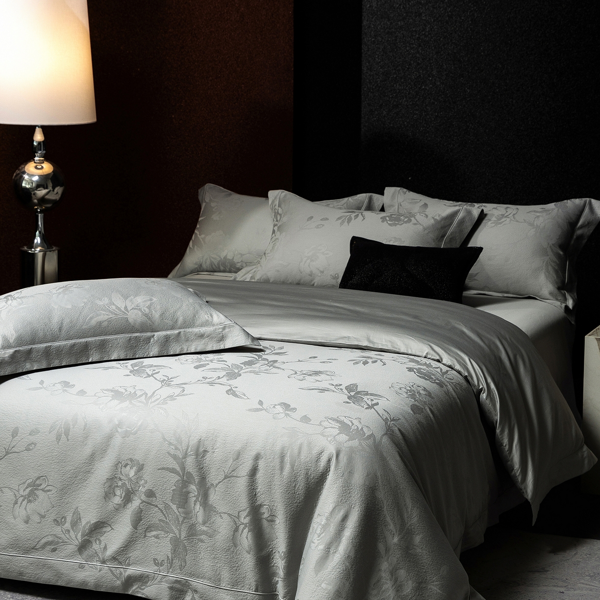 91家纺网 家纺一手货源 找家纺 太古汇家居 2025新款全棉厚织金丝银线四件套-水榭花都系列 水榭花都-灰绿