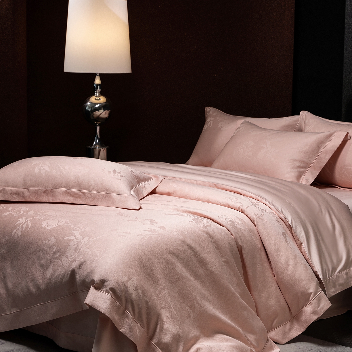 91家纺网 家纺一手货源 找家纺 太古汇家居 2025新款全棉厚织金丝银线四件套-水榭花都系列 水榭花都-粉色