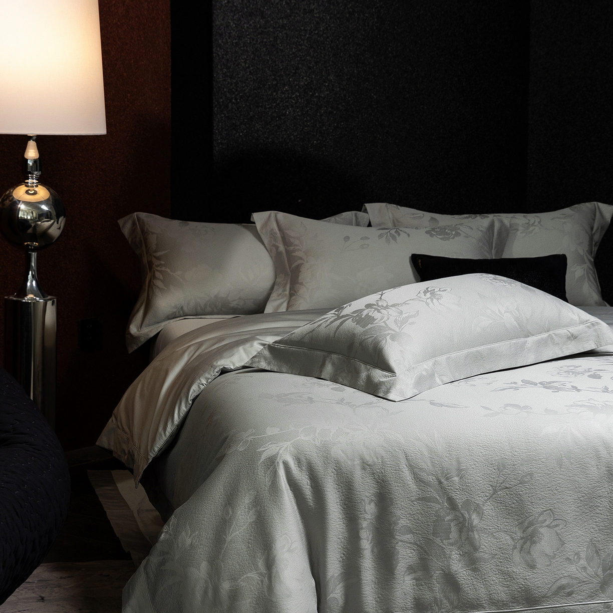 91家纺网 家纺一手货源 找家纺 太古汇家居 2025新款全棉厚织金丝银线四件套-水榭花都系列 水榭花都-灰绿