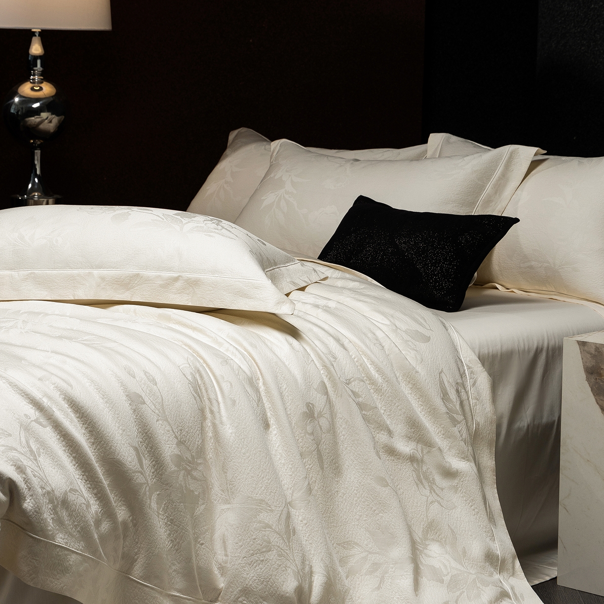 91家纺网 家纺一手货源 找家纺 太古汇家居 2025新款全棉厚织金丝银线四件套-水榭花都系列 水榭花都-奶白