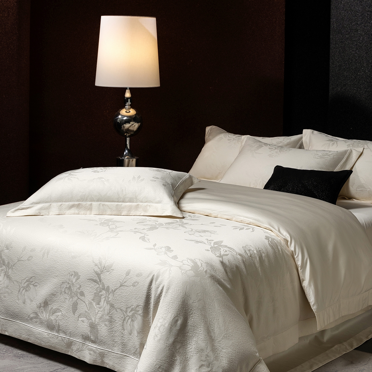 91家纺网 家纺一手货源 找家纺 太古汇家居 2025新款全棉厚织金丝银线四件套-水榭花都系列 水榭花都-奶白