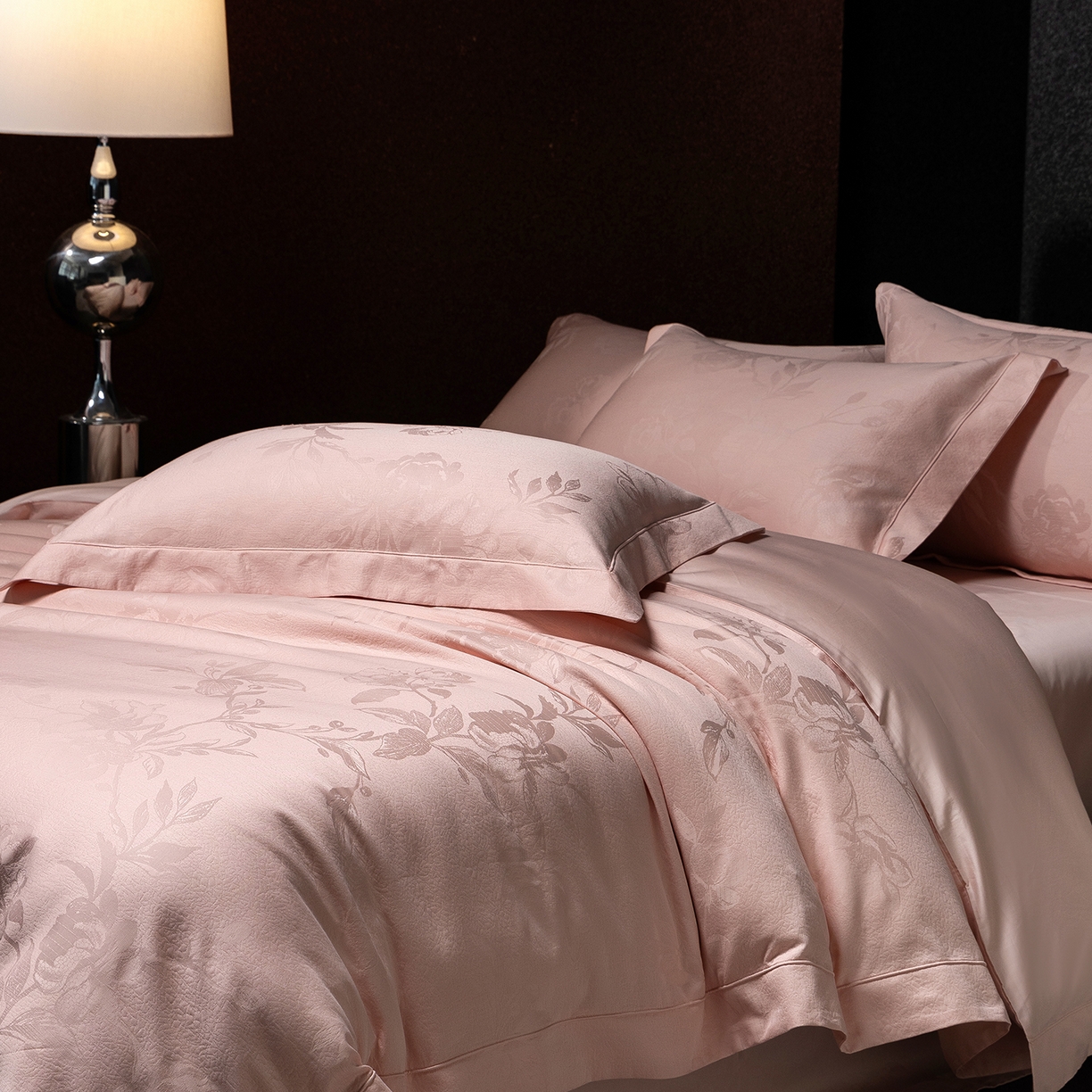 91家纺网 家纺一手货源 找家纺 太古汇家居 2025新款全棉厚织金丝银线四件套-水榭花都系列 水榭花都-粉色