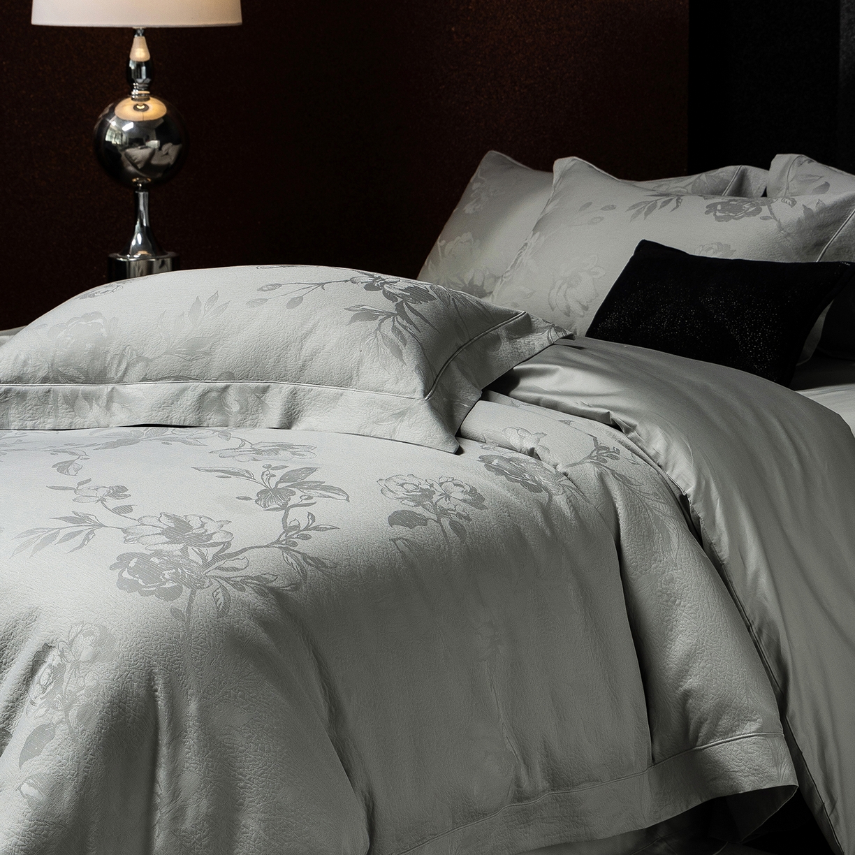 91家纺网 家纺一手货源 找家纺 太古汇家居 2025新款全棉厚织金丝银线四件套-水榭花都系列 水榭花都-灰绿