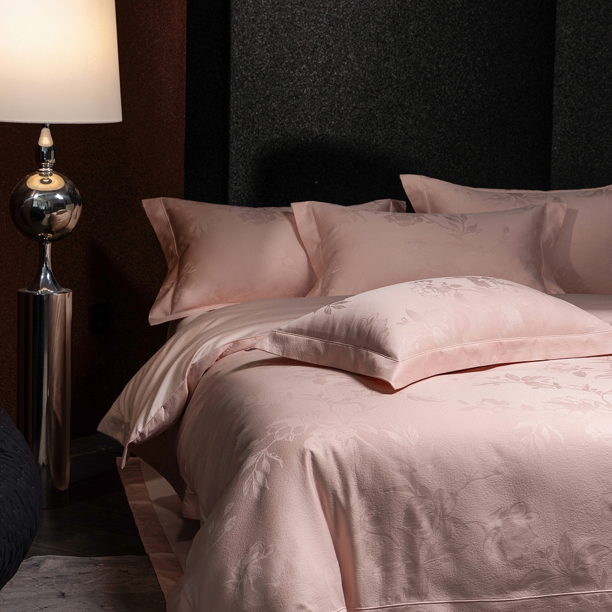 91家纺网 家纺一手货源 找家纺 太古汇家居 2025新款全棉厚织金丝银线四件套-水榭花都系列 水榭花都-粉色