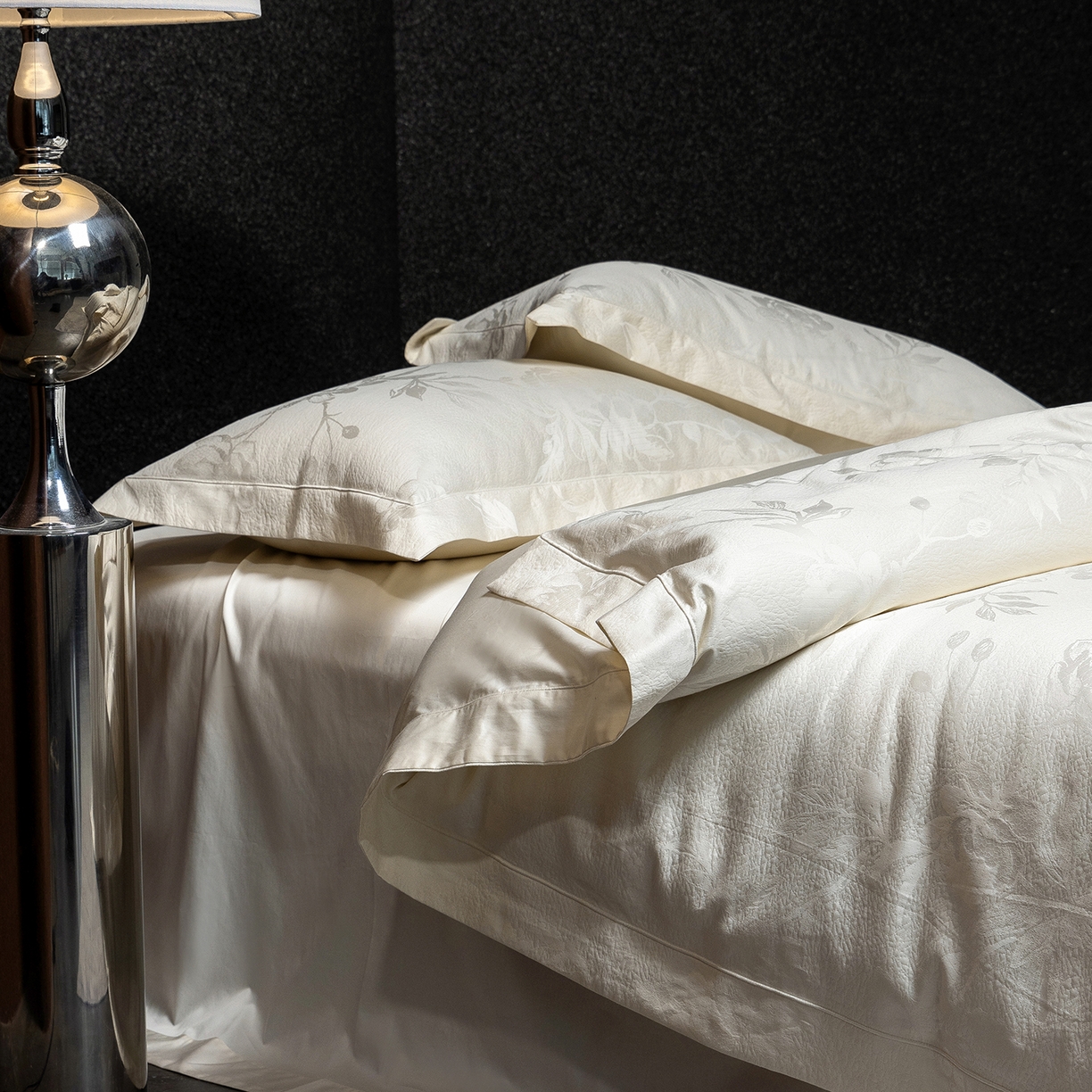 91家纺网 家纺一手货源 找家纺 太古汇家居 2025新款全棉厚织金丝银线四件套-水榭花都系列 水榭花都-奶白