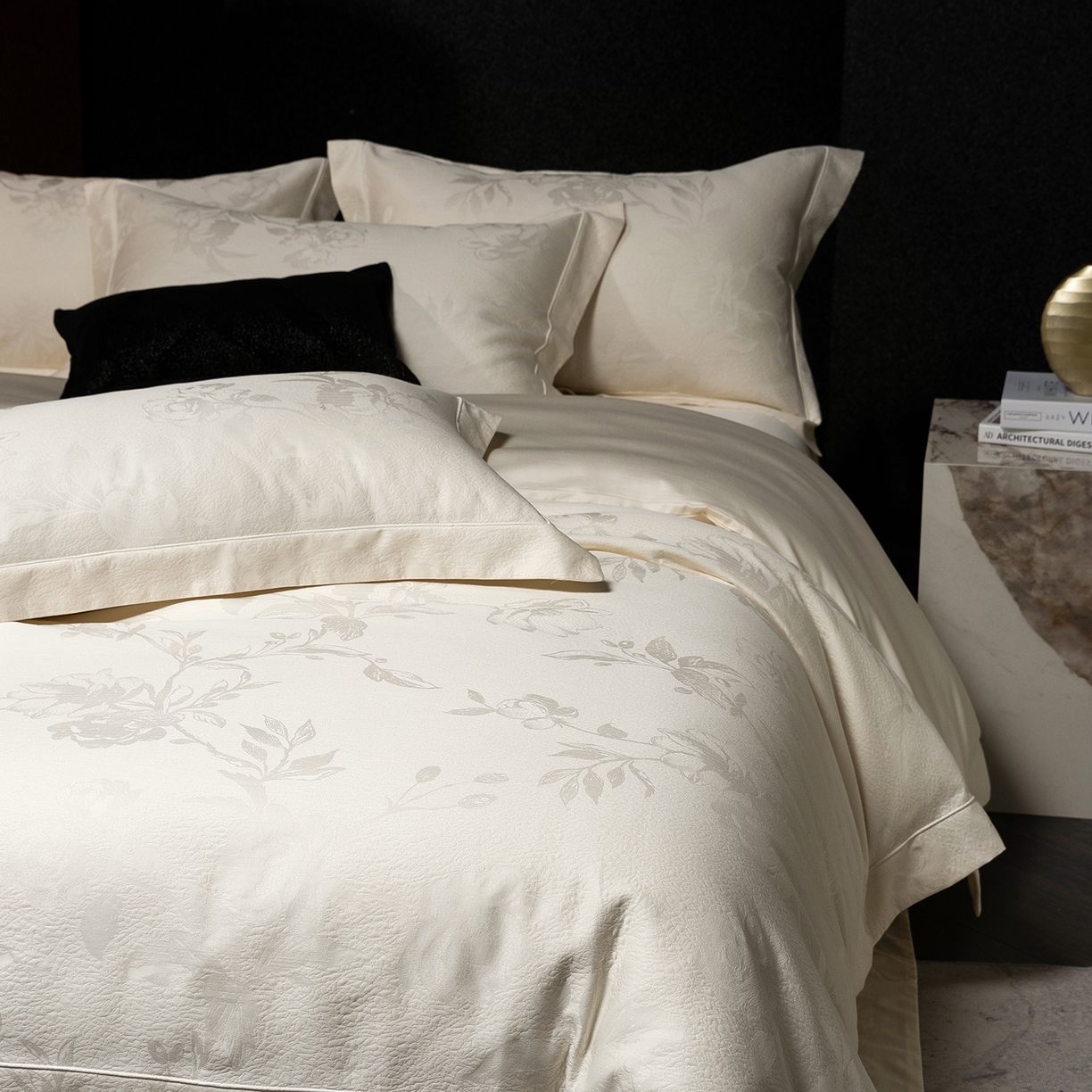 91家纺网 家纺一手货源 找家纺 太古汇家居 2025新款全棉厚织金丝银线四件套-水榭花都系列 水榭花都-奶白