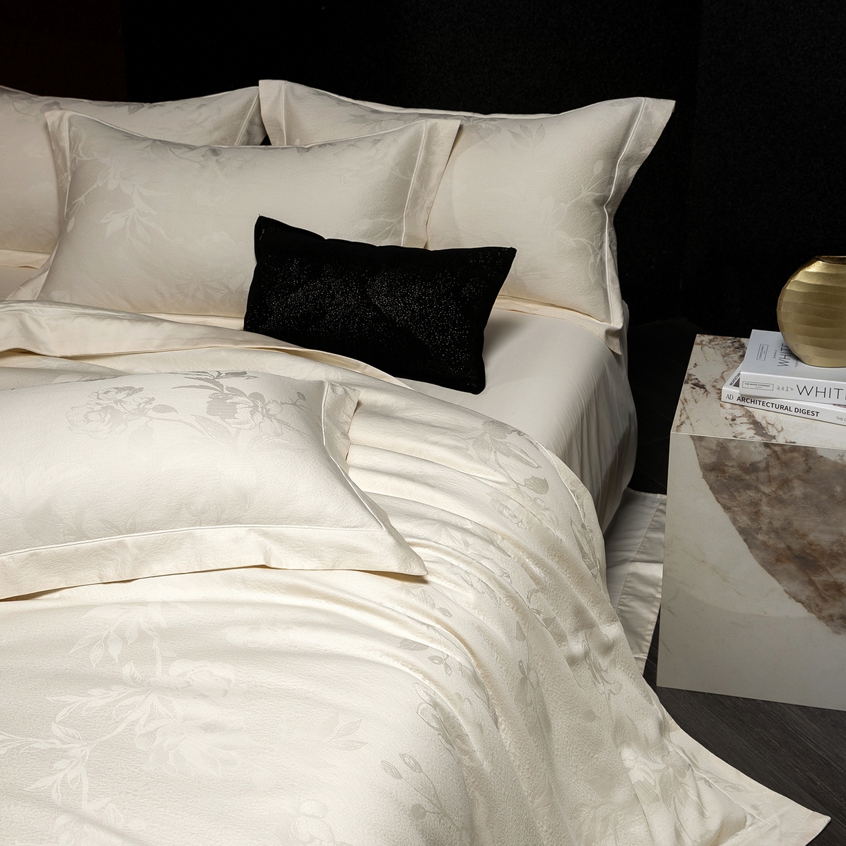 91家纺网 家纺一手货源 找家纺 太古汇家居 2025新款全棉厚织金丝银线四件套-水榭花都系列 水榭花都-奶白