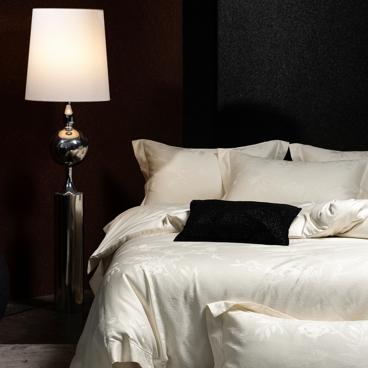 91家纺网 家纺一手货源 找家纺 太古汇家居 2025新款全棉厚织金丝银线四件套-水榭花都系列 水榭花都-奶白