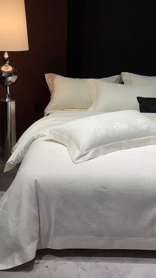 91家纺网 家纺一手货源 找家纺 太古汇家居 2025新款全棉厚织金丝银线四件套-水榭花都系列 水榭花都-奶白