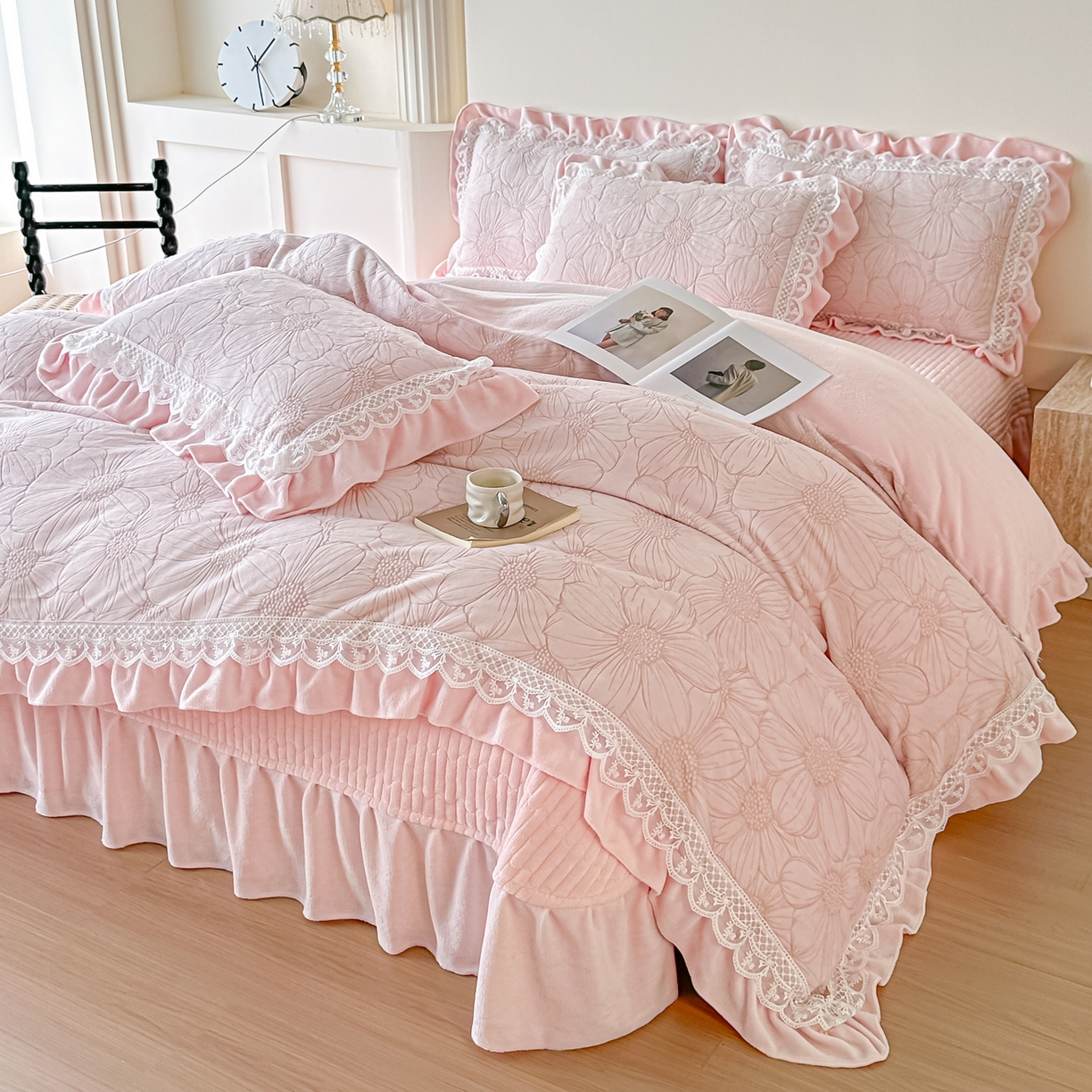 （总）富米莱（原臻工厂） 2025新款爆款高克重雕花牛奶绒蕾丝花边床盖床单四件套