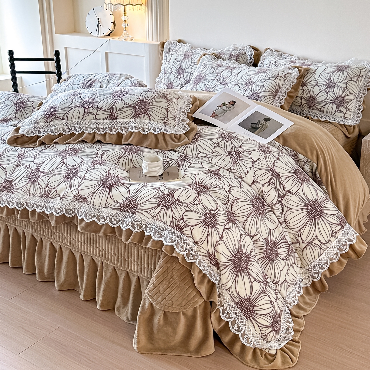 91家纺网 家纺一手货源 找家纺 （总）富米莱（原臻工厂） 2025新款爆款高克重雕花牛奶绒蕾丝花边床盖床单四件套