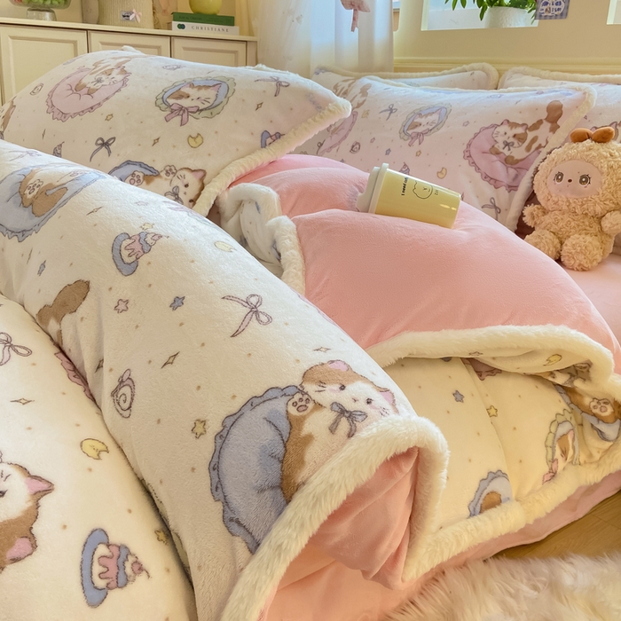 91家纺网 家纺一手货源 找家纺 大麦家纺 2025年新款兔毛花边印花牛奶绒四件套 快乐喵