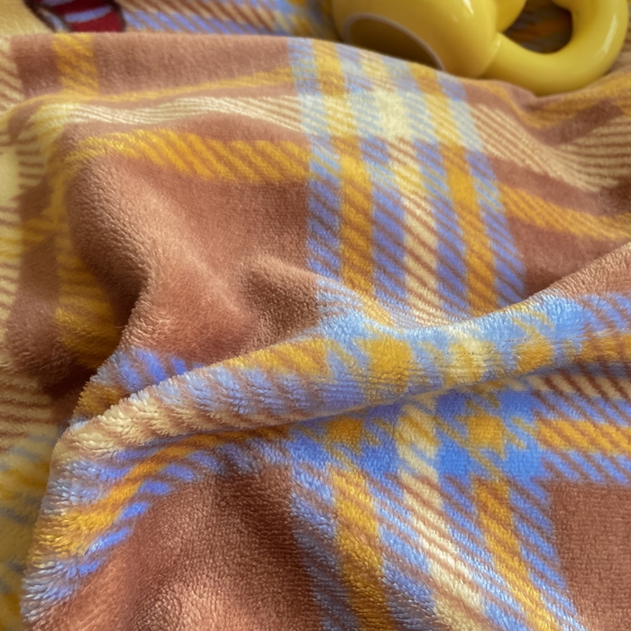 91家纺网 家纺一手货源 找家纺 大麦家纺 2025年新款兔毛花边印花牛奶绒四件套 奔跑汪汪