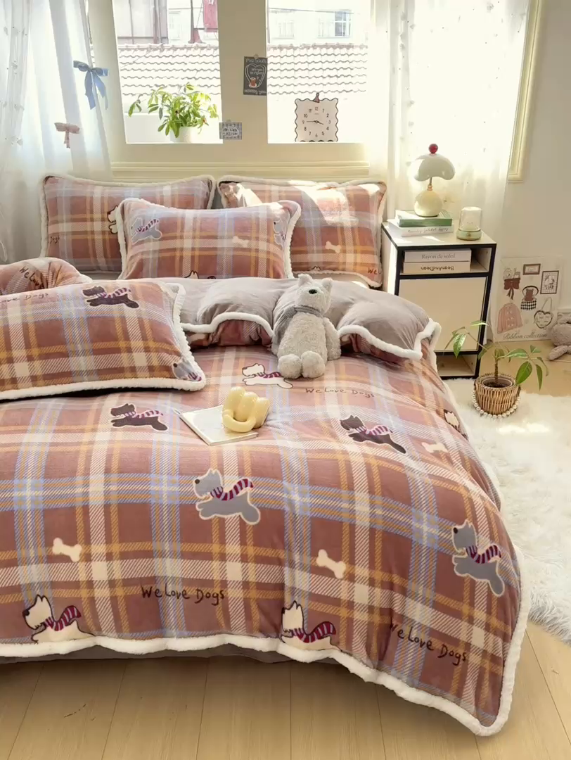 91家纺网 家纺一手货源 找家纺 大麦家纺 2025年新款兔毛花边印花牛奶绒四件套 奔跑汪汪