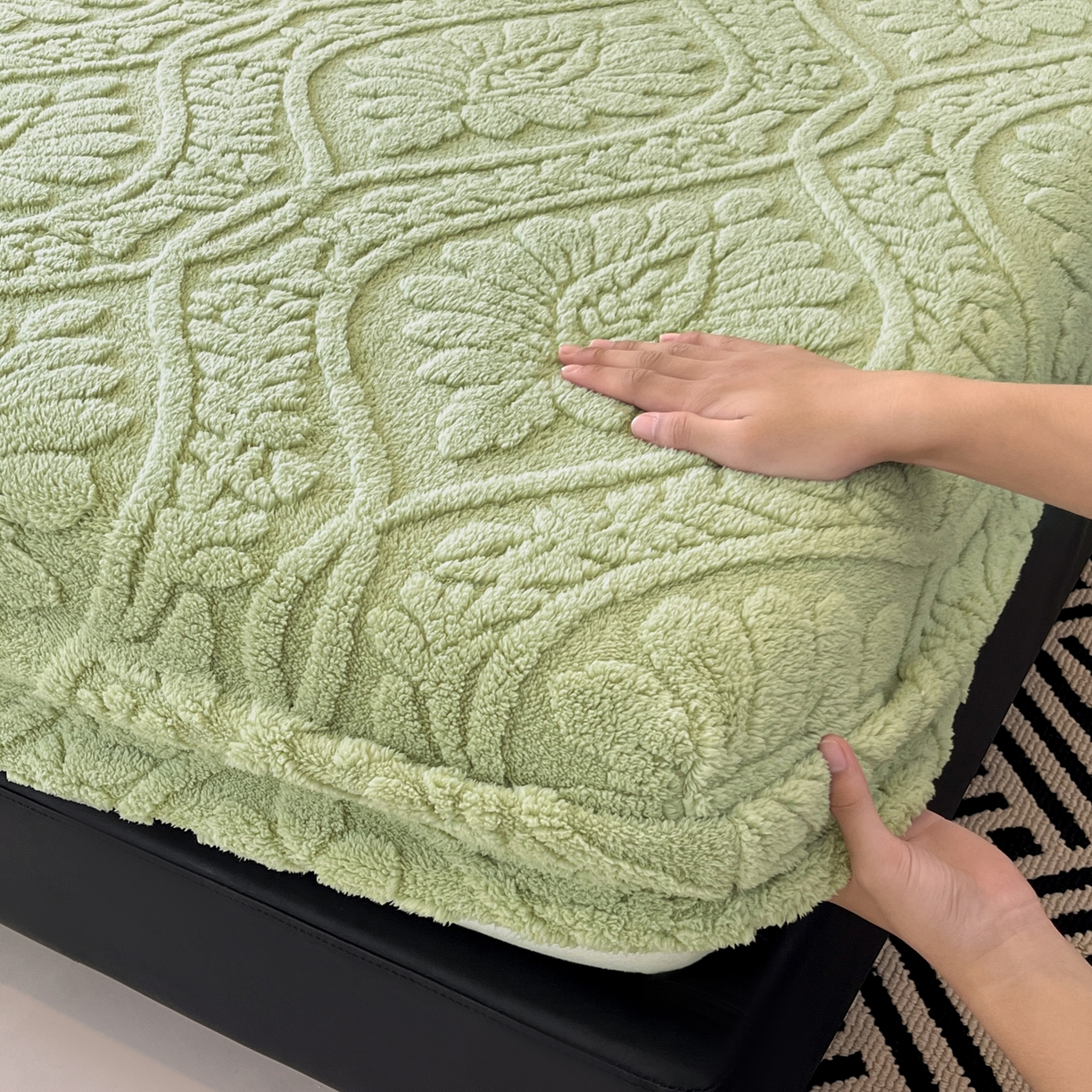 91家纺网 家纺一手货源 找家纺 （总）耐思家纺 2025新款提花塔芙绒床笠-繁花系列（可供跨境外贸抽空压缩爆款首选）