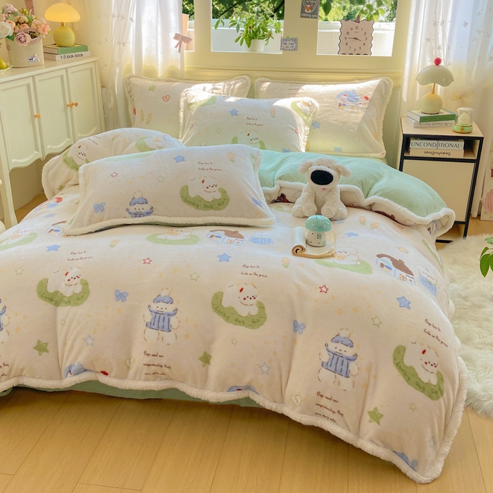 91家纺网 家纺一手货源 找家纺 大麦家纺 2025年新款兔毛花边印花牛奶绒四件套 草地小狗