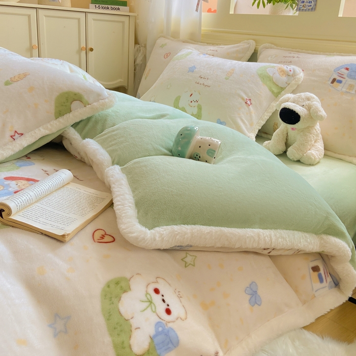 91家纺网 家纺一手货源 找家纺 大麦家纺 2025年新款兔毛花边印花牛奶绒四件套 草地小狗