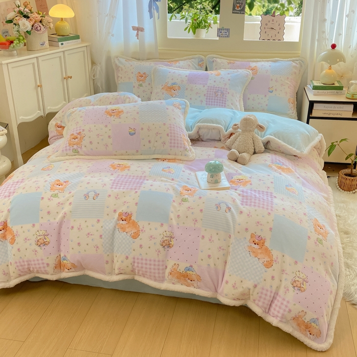 91家纺网 家纺一手货源 找家纺 大麦家纺 2025年新款兔毛花边印花牛奶绒四件套 格子碎花狗