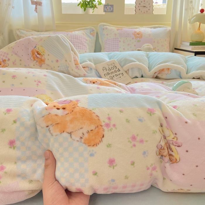 91家纺网 家纺一手货源 找家纺 大麦家纺 2025年新款兔毛花边印花牛奶绒四件套 格子碎花狗