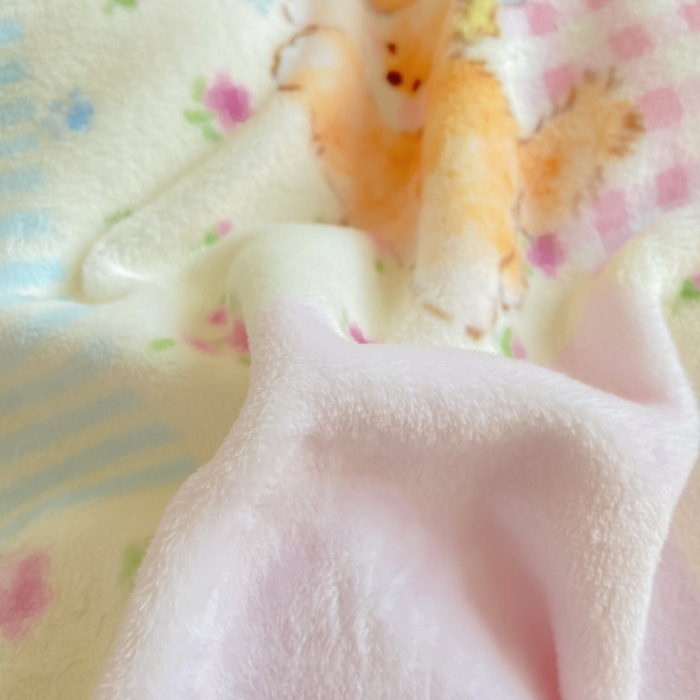 91家纺网 家纺一手货源 找家纺 大麦家纺 2025年新款兔毛花边印花牛奶绒四件套 格子碎花狗