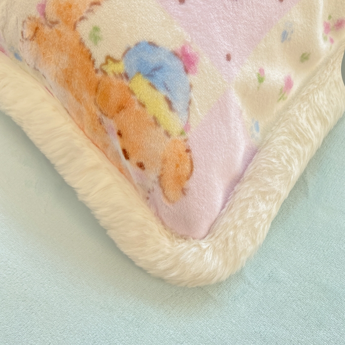 91家纺网 家纺一手货源 找家纺 大麦家纺 2025年新款兔毛花边印花牛奶绒四件套 格子碎花狗