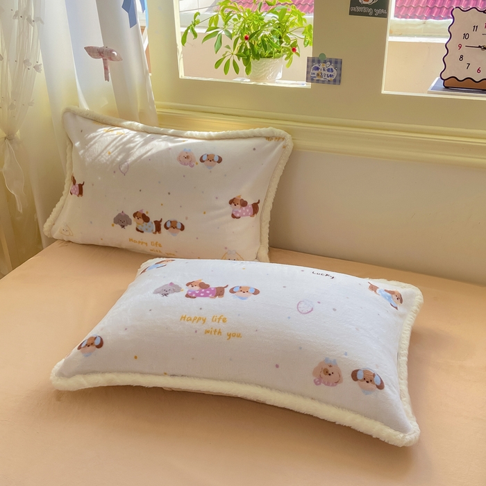 91家纺网 家纺一手货源 找家纺 大麦家纺 2025年新款兔毛花边印花牛奶绒四件套 腊肠狗联盟