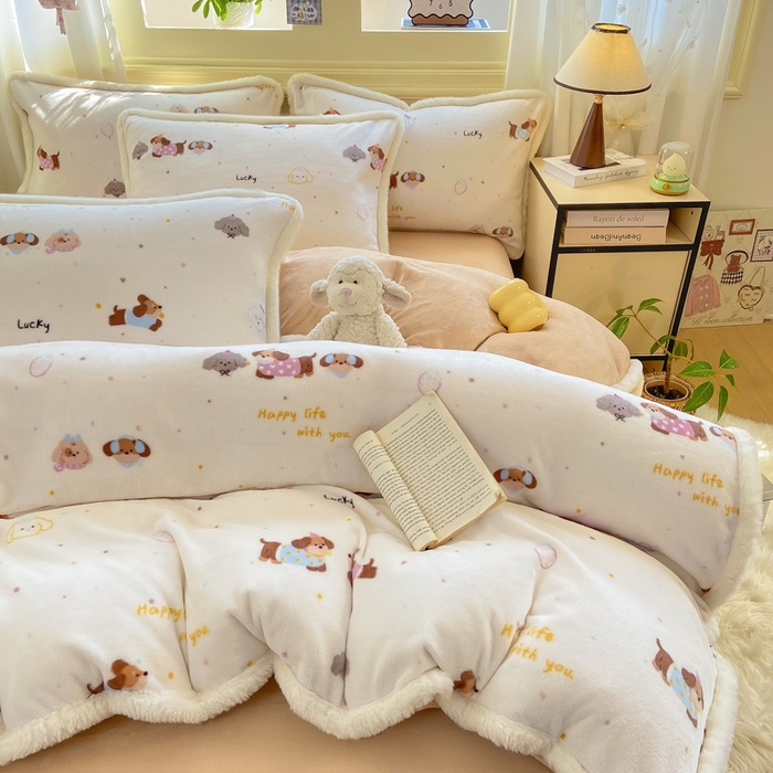 91家纺网 家纺一手货源 找家纺 大麦家纺 2025年新款兔毛花边印花牛奶绒四件套 腊肠狗联盟