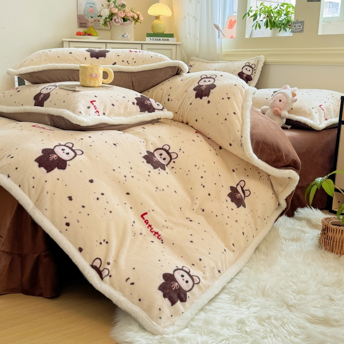 91家纺网 家纺一手货源 找家纺 大麦家纺 2025年新款兔毛花边印花牛奶绒四件套 萌趣布布