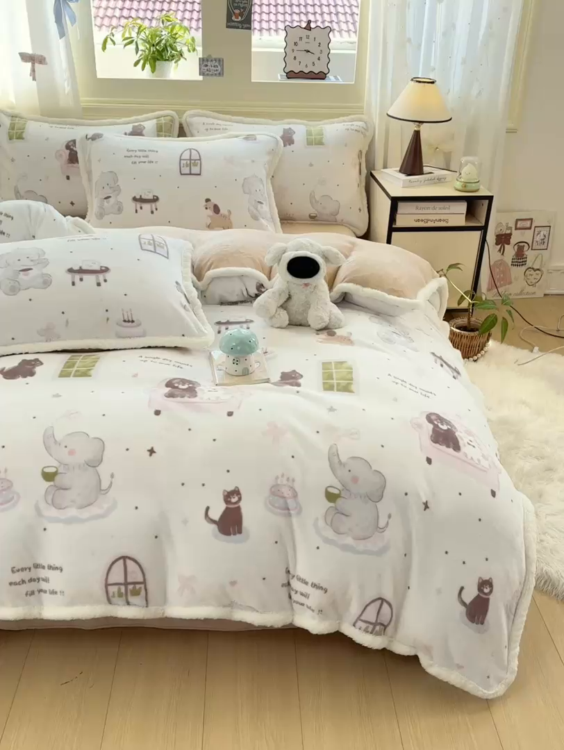 91家纺网 家纺一手货源 找家纺 大麦家纺 2025年新款兔毛花边印花牛奶绒四件套 萌象周未趴