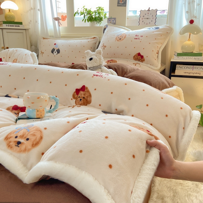 91家纺网 家纺一手货源 找家纺 大麦家纺 2025年新款兔毛花边印花牛奶绒四件套 幸运狗狗