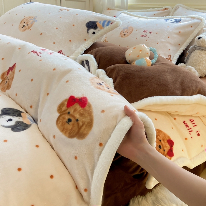 91家纺网 家纺一手货源 找家纺 大麦家纺 2025年新款兔毛花边印花牛奶绒四件套 幸运狗狗