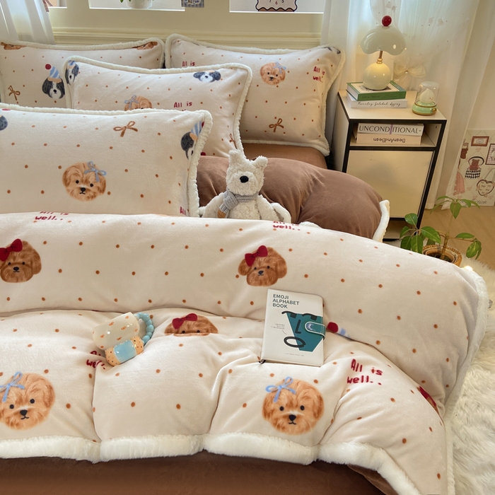 91家纺网 家纺一手货源 找家纺 大麦家纺 2025年新款兔毛花边印花牛奶绒四件套 幸运狗狗