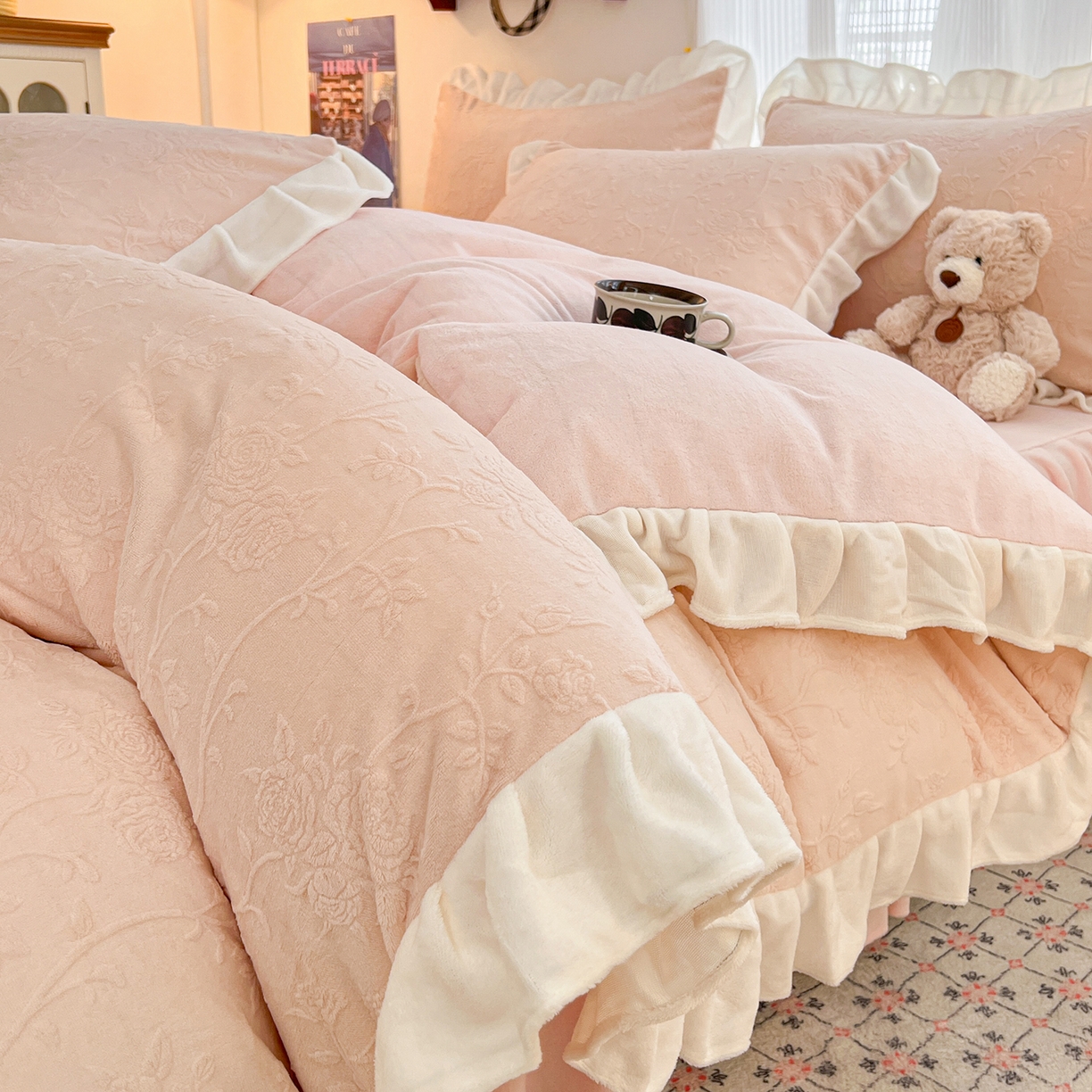 91家纺网 家纺一手货源 找家纺 （总）安哆啦家纺 2025新款法式雕花牛奶绒花边四件套