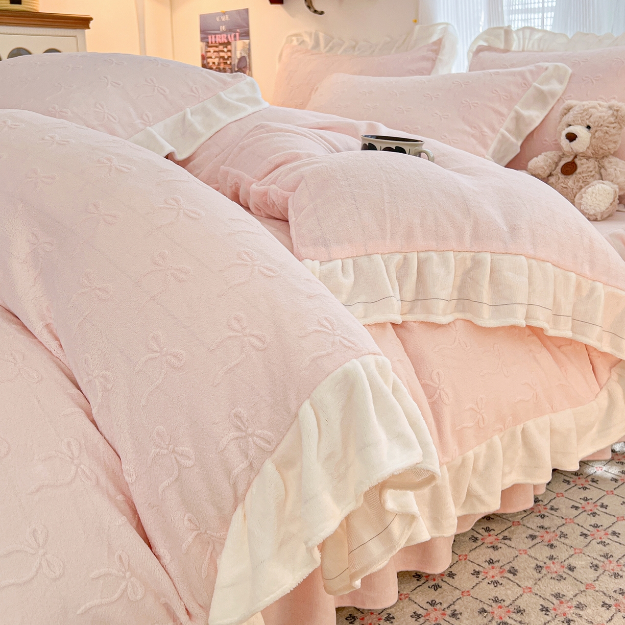 91家纺网 家纺一手货源 找家纺 （总）安哆啦家纺 2025新款法式雕花牛奶绒花边四件套