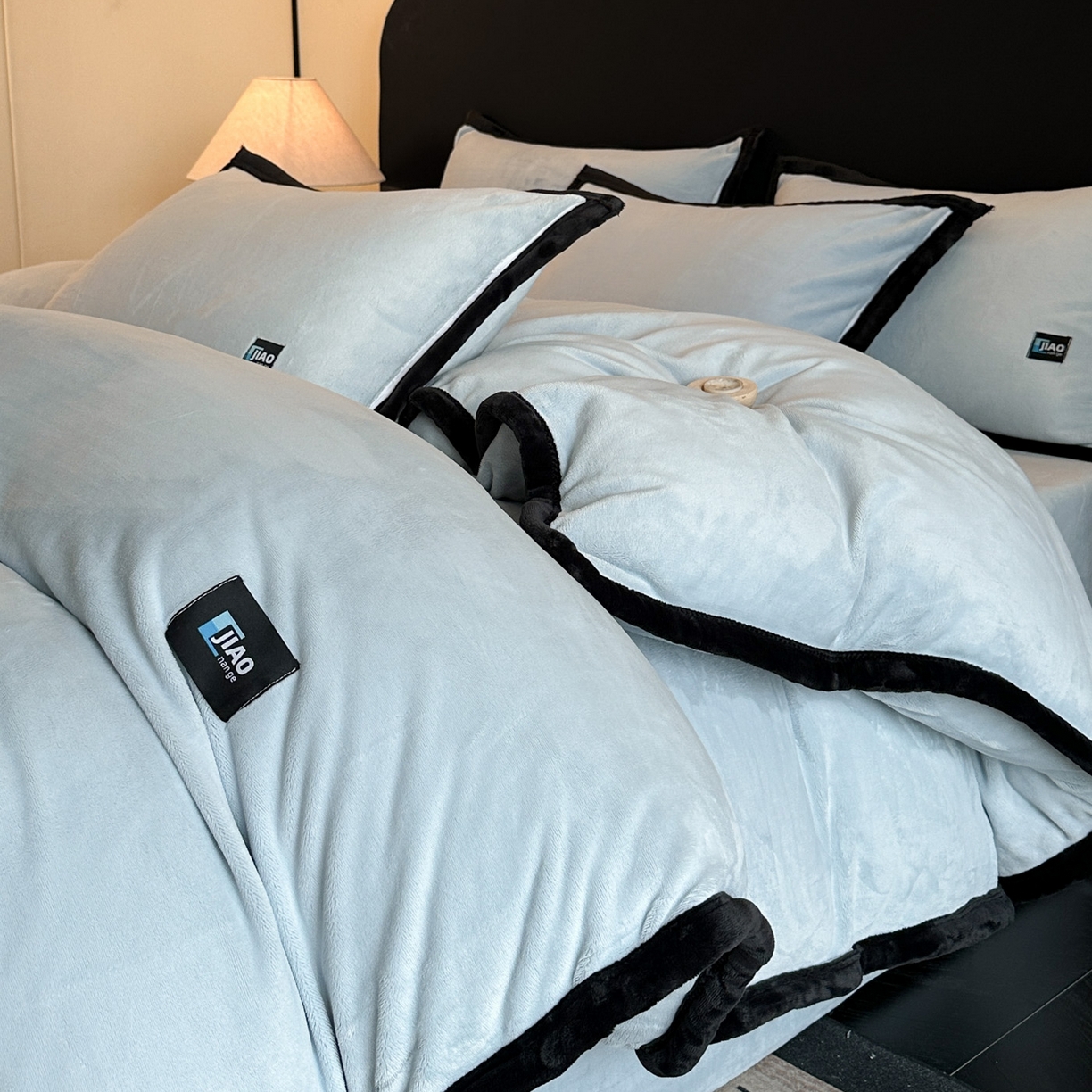 91家纺网 家纺一手货源 找家纺 （总）金麦家纺 2025新款牛奶绒撞色拼边四件套贝拉系列