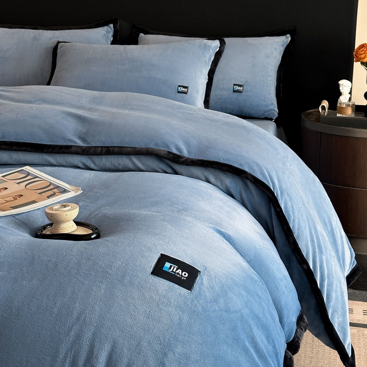 91家纺网 家纺一手货源 找家纺 金麦家纺 2025新款牛奶绒撞色拼边四件套贝拉系列 贝拉-宾利蓝