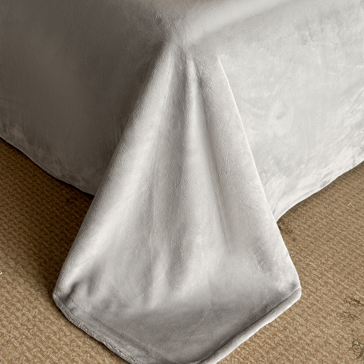 91家纺网 家纺一手货源 找家纺 金麦家纺 2025新款牛奶绒撞色拼边四件套贝拉系列 贝拉-灰色