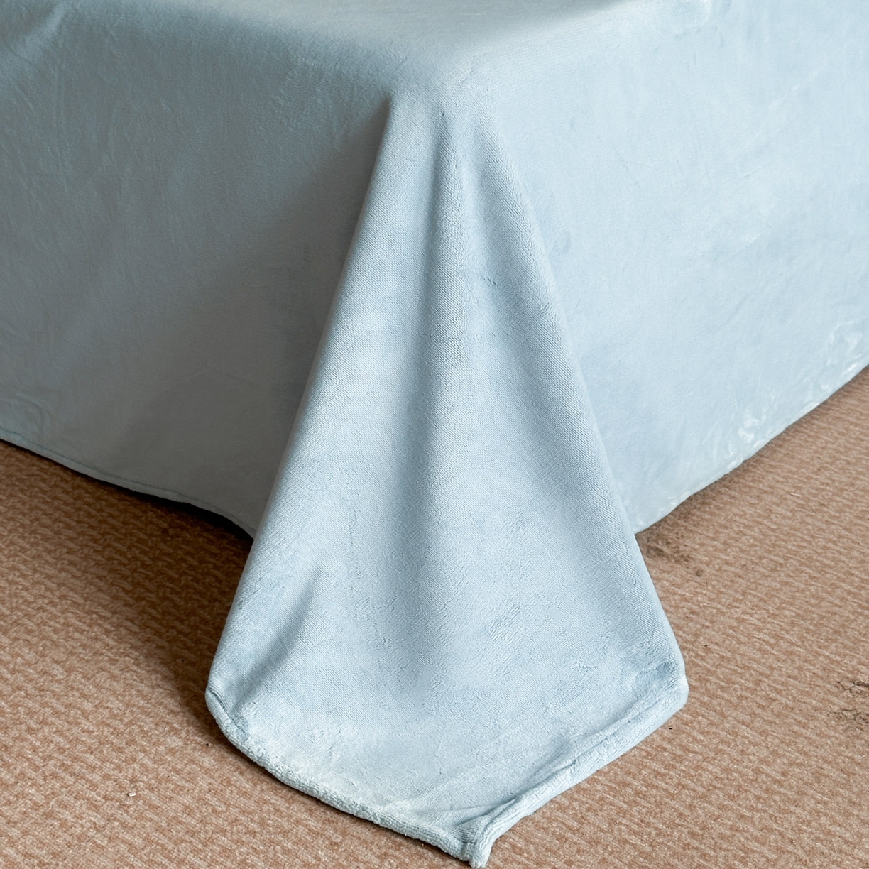 91家纺网 家纺一手货源 找家纺 金麦家纺 2025新款牛奶绒撞色拼边四件套贝拉系列 贝拉-海洋蓝