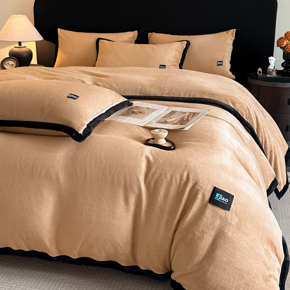 91家纺网 家纺一手货源 找家纺 金麦家纺 2025新款牛奶绒撞色拼边四件套贝拉系列 贝拉-香槟色