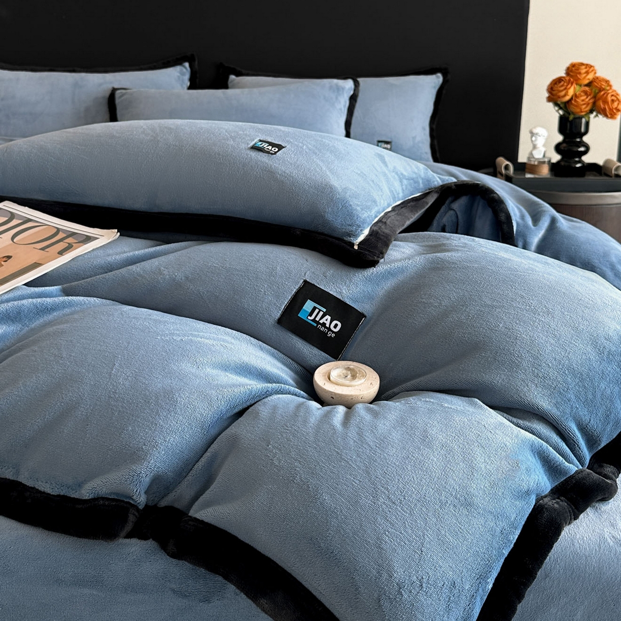 91家纺网 家纺一手货源 找家纺 金麦家纺 2025新款牛奶绒撞色拼边四件套贝拉系列 贝拉-宾利蓝