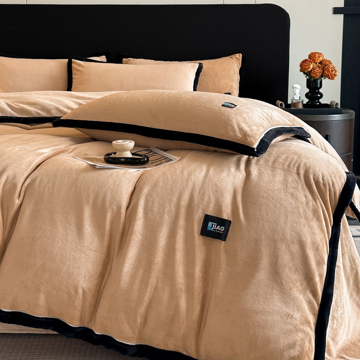 91家纺网 家纺一手货源 找家纺 金麦家纺 2025新款牛奶绒撞色拼边四件套贝拉系列 贝拉-香槟色