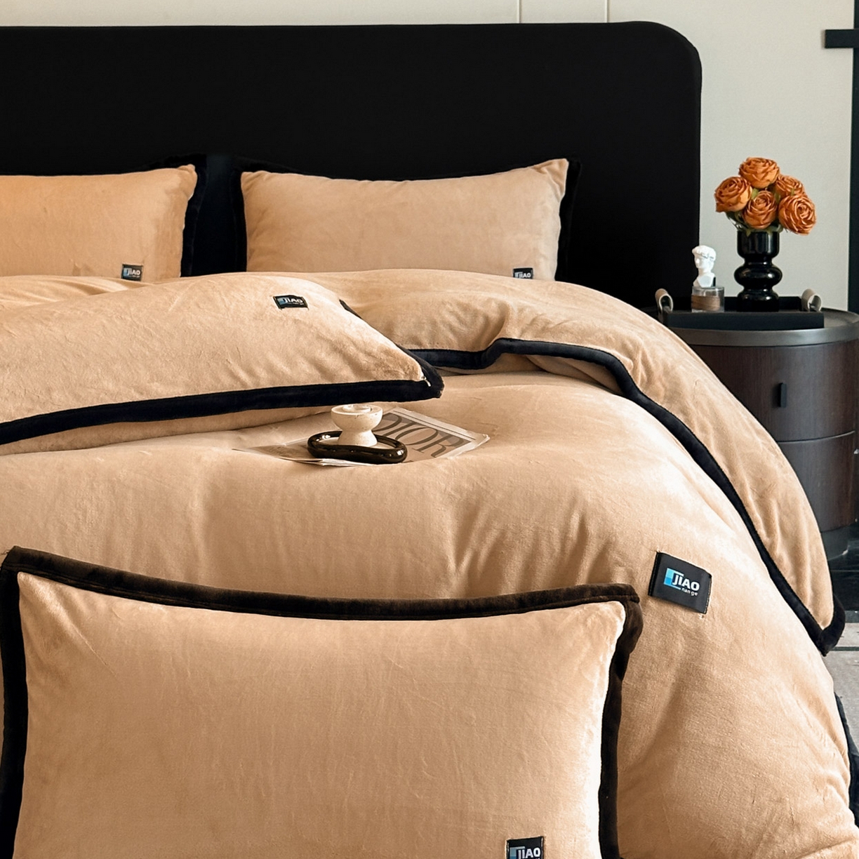 91家纺网 家纺一手货源 找家纺 金麦家纺 2025新款牛奶绒撞色拼边四件套贝拉系列 贝拉-香槟色