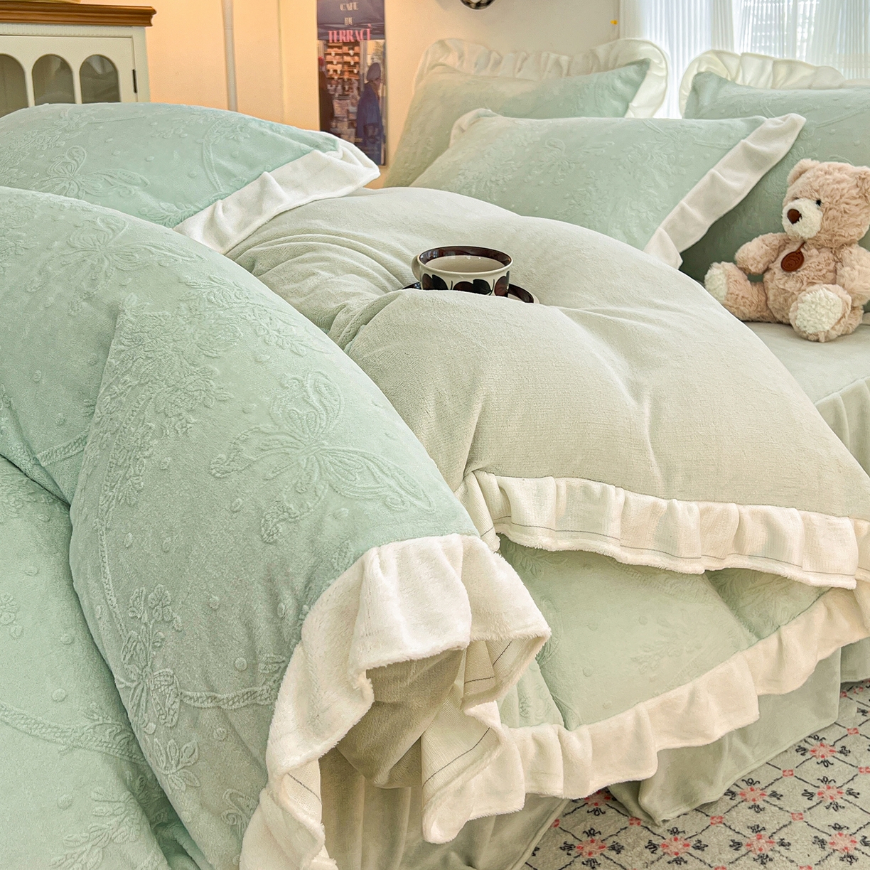 91家纺网 家纺一手货源 找家纺 （总）安哆啦家纺 2025新款法式雕花牛奶绒花边四件套