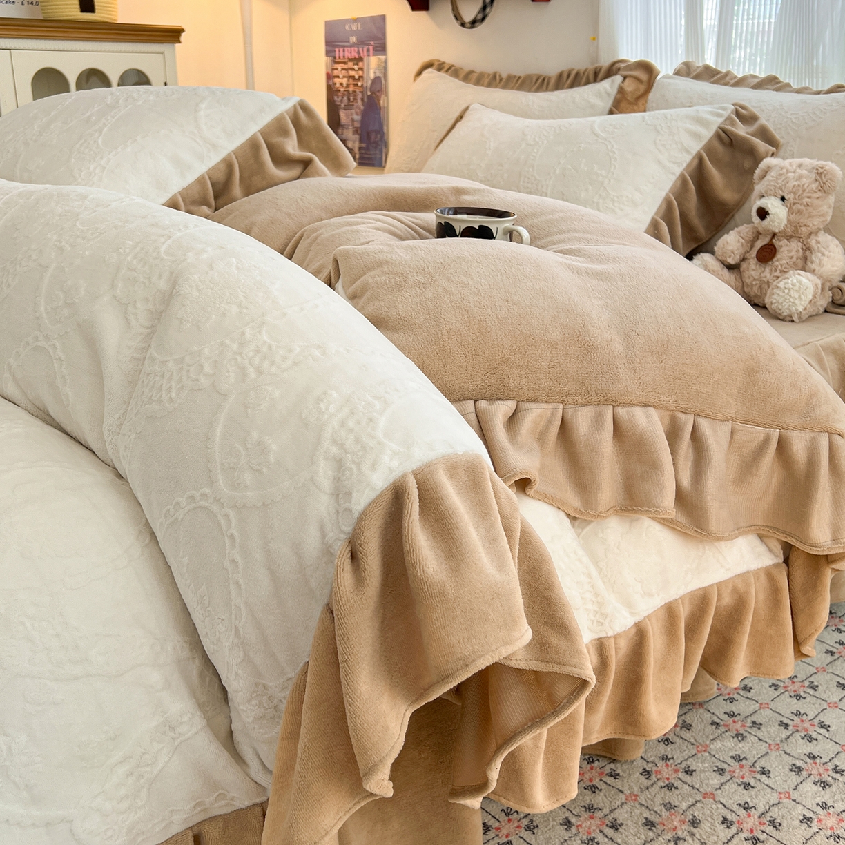 91家纺网 家纺一手货源 找家纺 （总）安哆啦家纺 2025新款法式雕花牛奶绒花边四件套