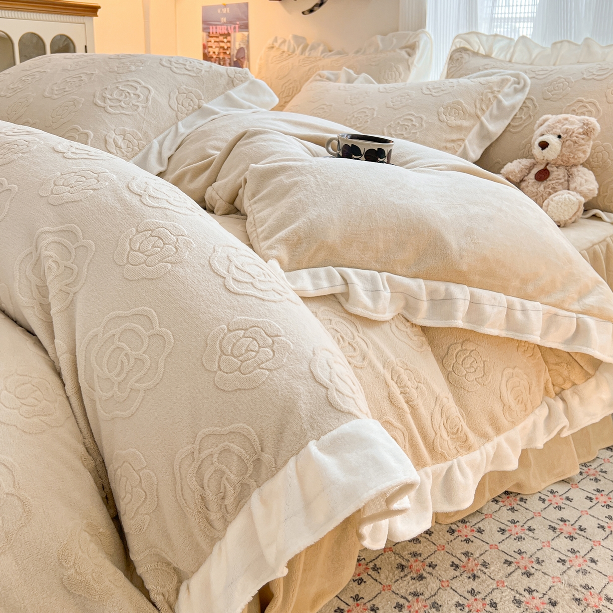 91家纺网 家纺一手货源 找家纺 （总）安哆啦家纺 2025新款法式雕花牛奶绒花边四件套