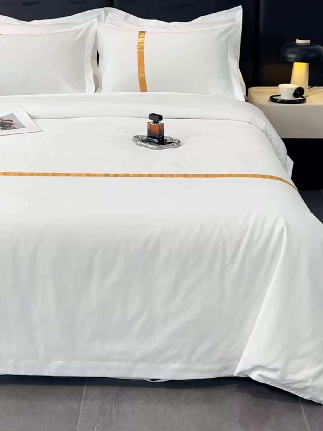 91家纺网 家纺一手货源 找家纺 罗菲尼酒店用品 2025新款高仿棉织带酒店宾馆四件套套件经典织带款 经典织带-金黄