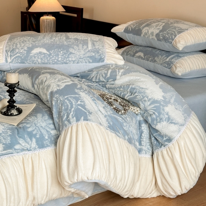 91家纺网 家纺一手货源 找家纺 （总）索飞特家纺 2025新款秋冬法式牛奶绒皱皱边雕花四件套